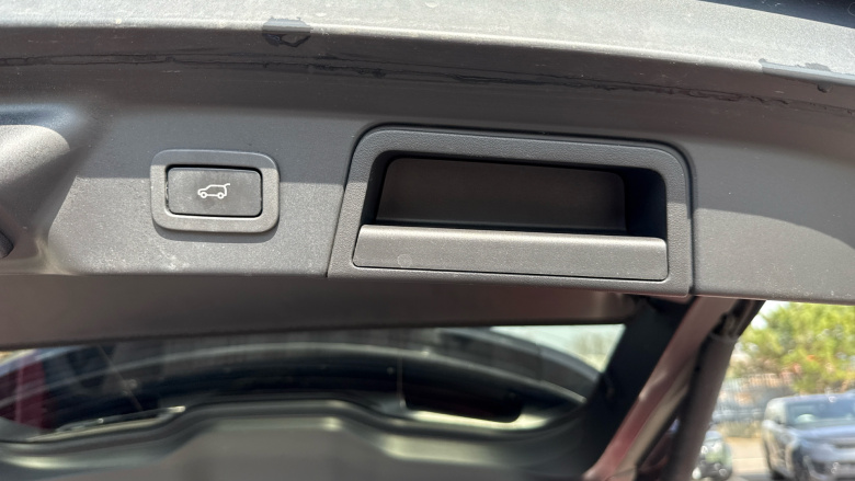 Land Rover Range Rover Velar 2.0 D200 R-Dynamic SE 5dr Auto Diesel Estate